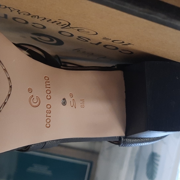 Corso Como genuine leather high quality sandals ! Gorgeous! New with box ! - Picture 9 of 9